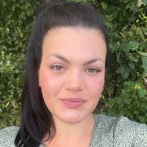 Chloe Banks web 1 300x300 - Chloe Banks web